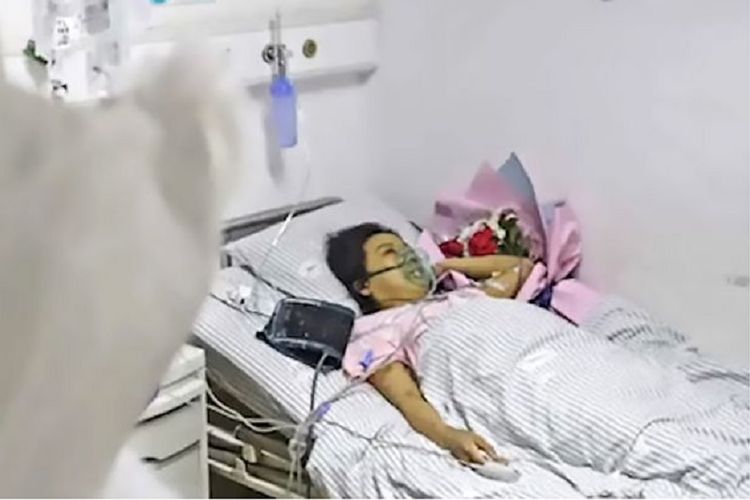 Saat-saat terakhir Xiao Hui (32) di ranjang perawatan rumah sakit.