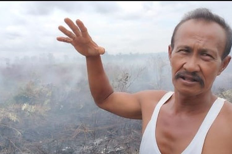 Sebanyak 600 hektar lahan di Desa Pasir, Kecamatan Mempawah Hilir, Kabupaten Mempawah, Kalimantan Barat (Kalbar) terbakar.  Saat ini tim gabungan kepolisian, Badan Penanggulangan Bencana Daerah (BPBD), Manggala Agni, Kesatuan Pengelolaan Hutan (KPH) dan TNI masih berjibaku memadamkan api yang semakin meluas. 