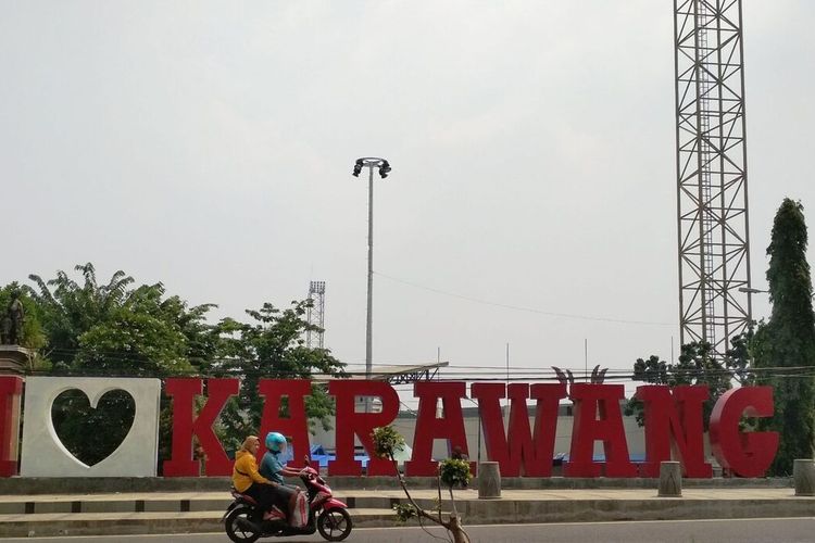 Suasana kota Karawang.