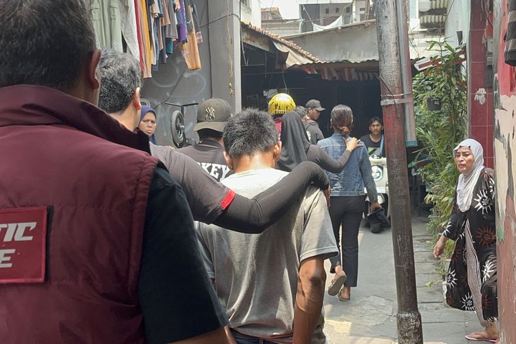 Kampung Boncos Jakbar Digerebek Lagi, 2 Orang Ditangkap