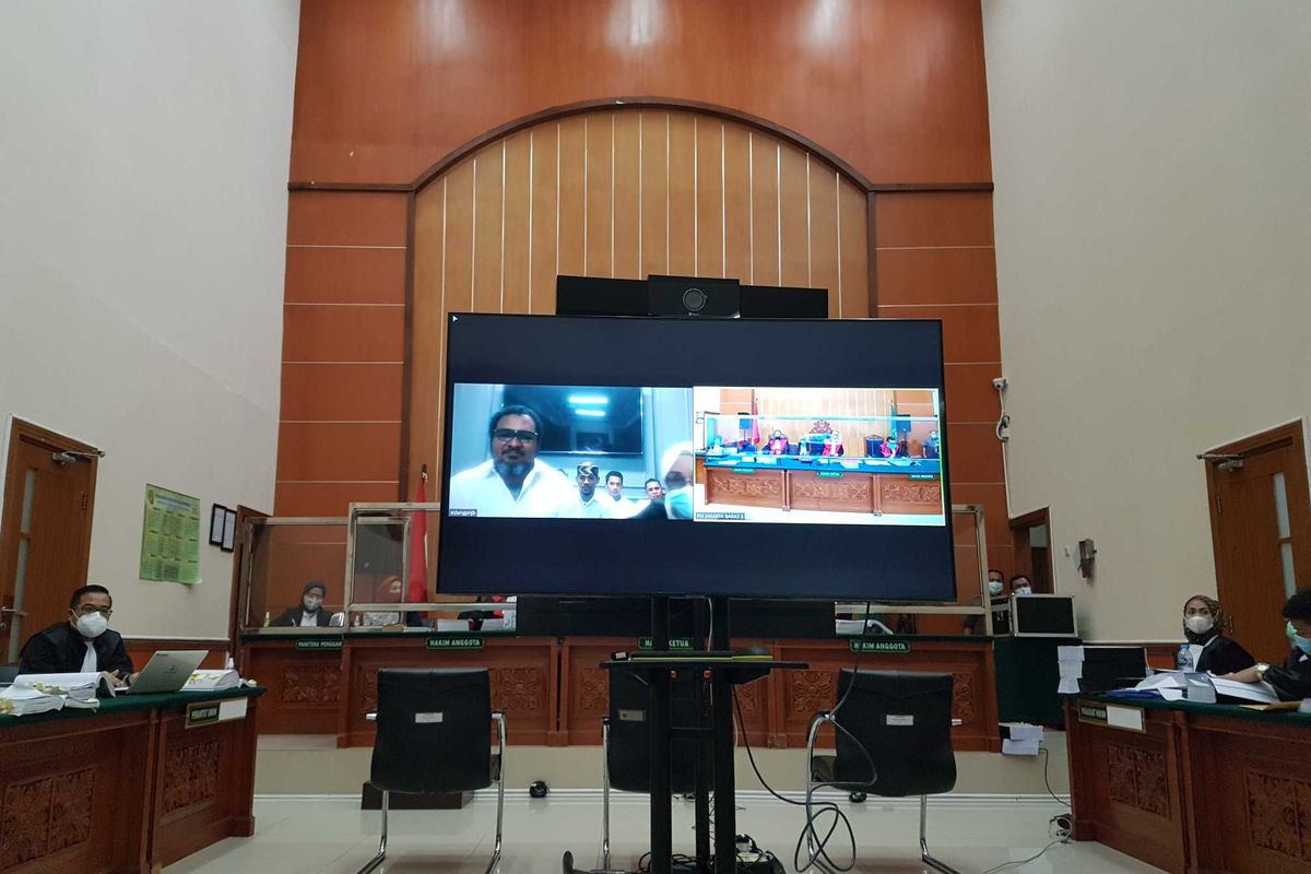 Suasana sidang lanjutan perkara pembunuhan berencana yang menjerat John Kei di Pengadilan Negeri Jakarta Barat, pada Rabu (24/2/2021).