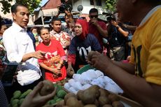 Bahagianya Jajang, Jokowi Beli Sawo Manis Jualannya dan Tolak Uang Kembalian