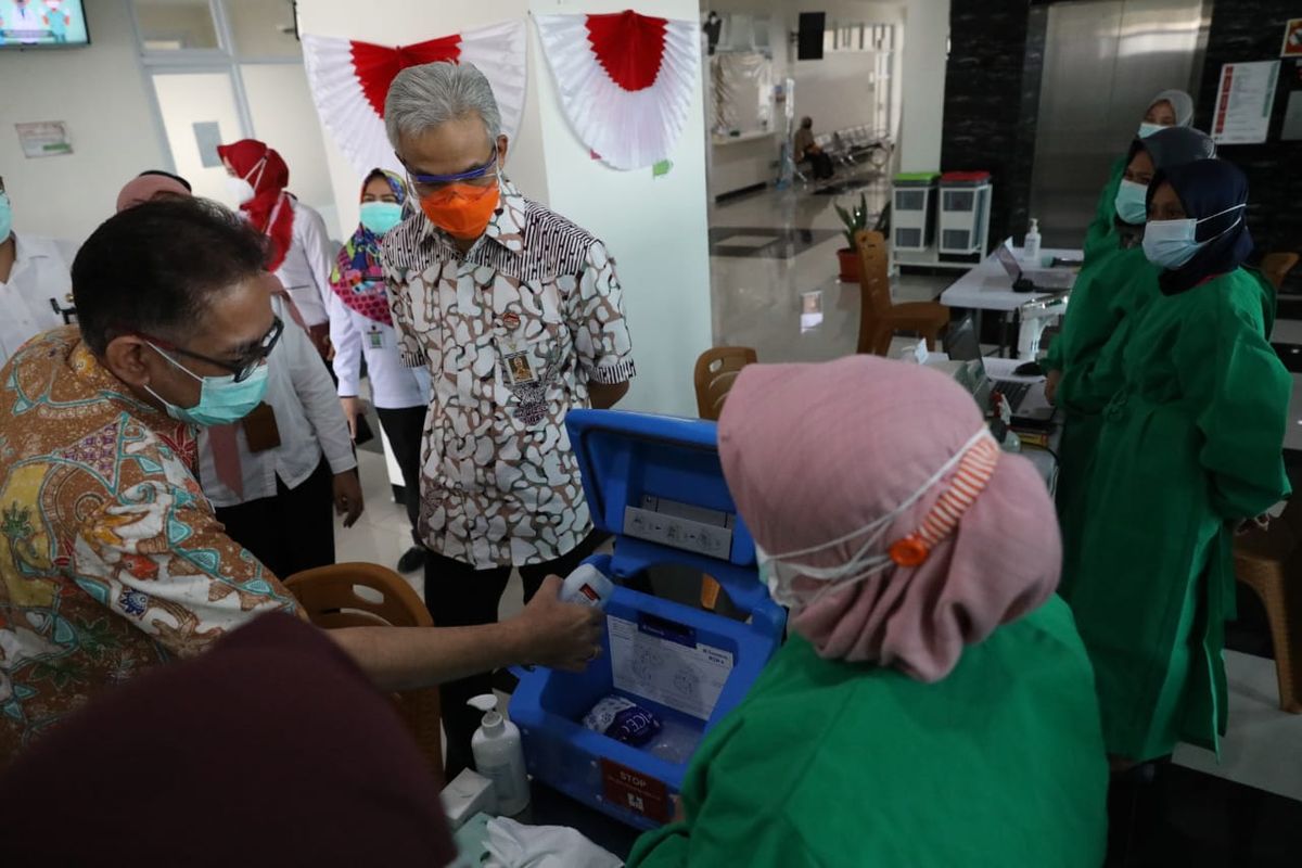 Ganjar memastikan persiapan vaksinasi untuk tenaga kesehatan yang akan dilakukan serentak pada Kamis (14/1/2020).