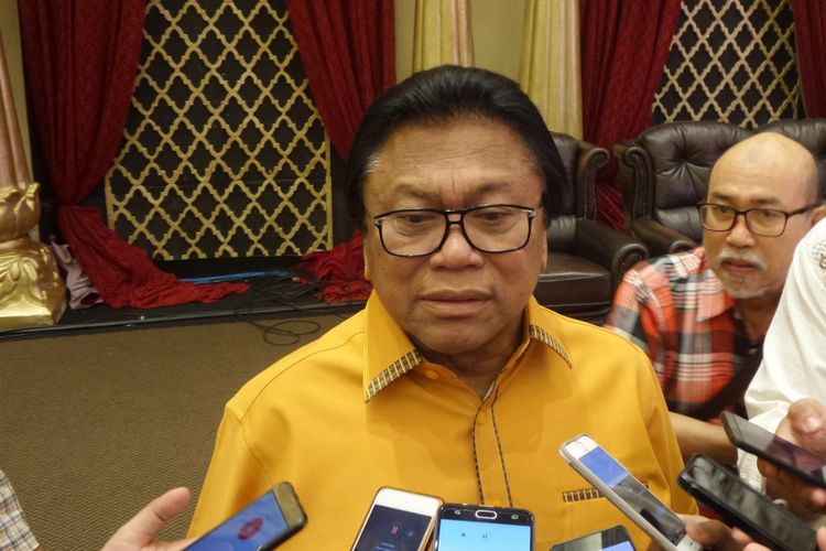 Ketua Umum Partai Hanura Oesman Sapta Odang di kediamannya di Kuningan, Jakarta, Senin (26/6/2017).