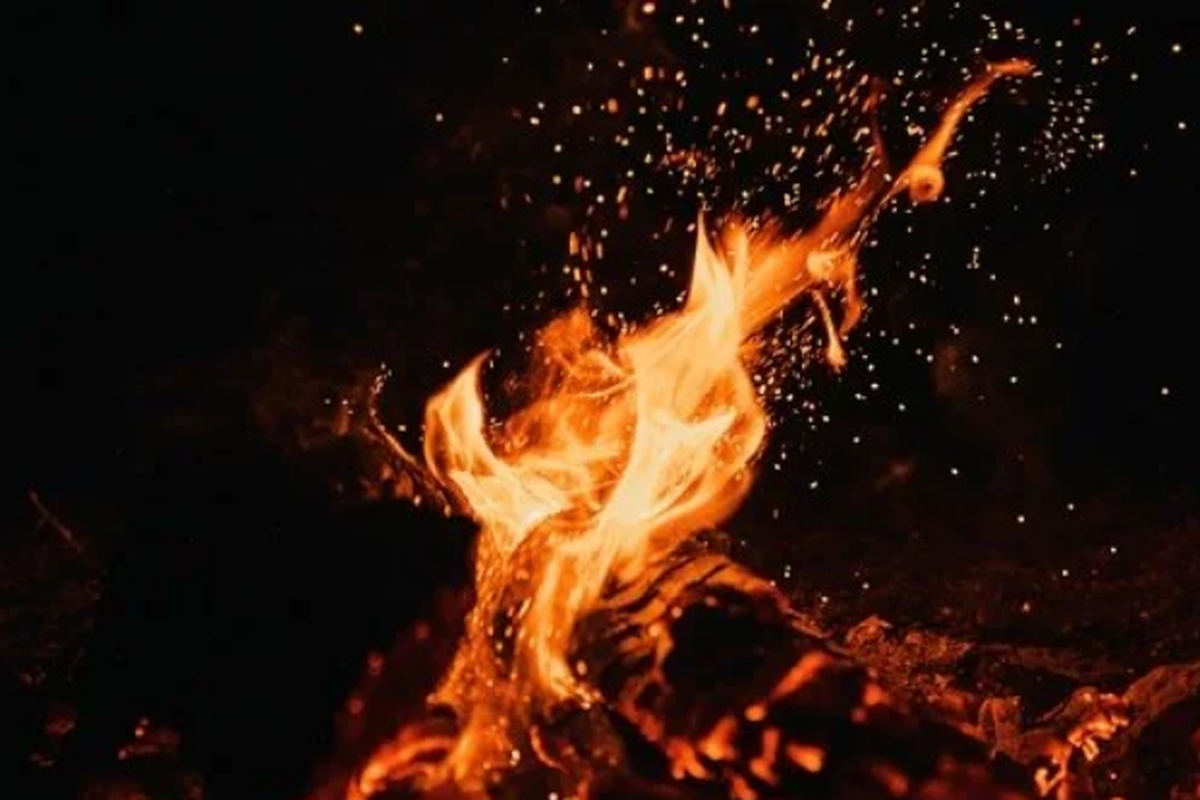 ilustrasi api. Kebakaran menghanguskan 35 rumah bedeng di Denpasar Bali.