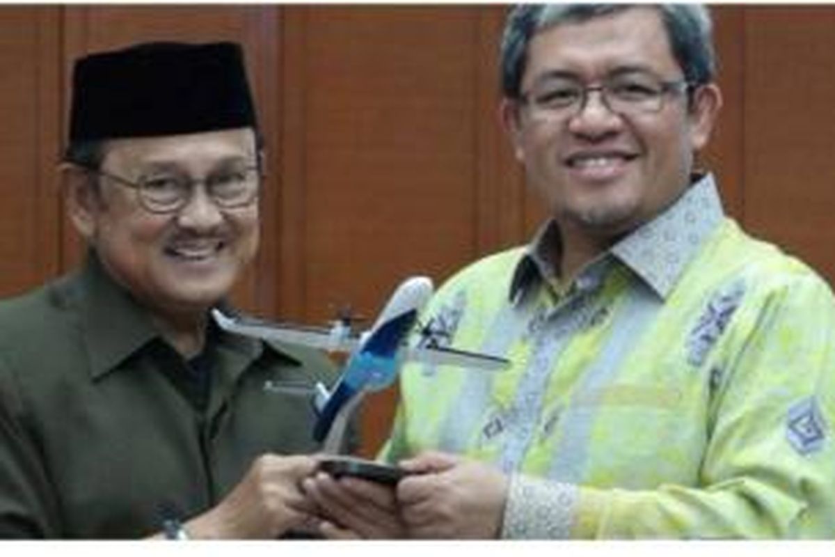 BJ Habibie dan Gubernur Jabar Ahmad Heryawan