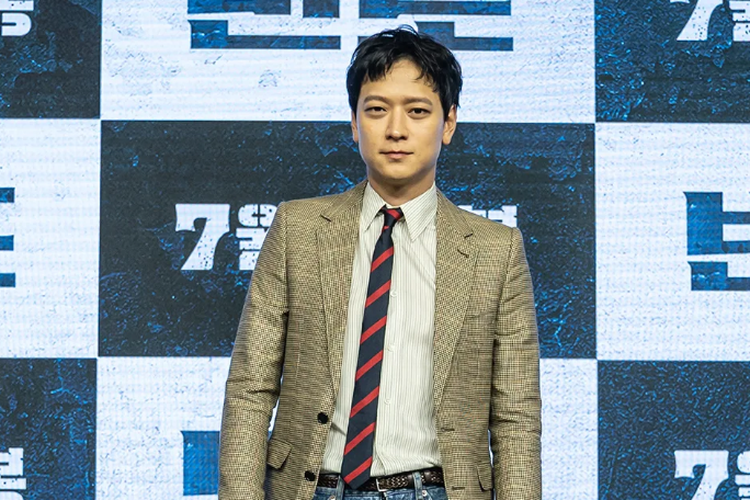 Aktor Korea Selatan Kang Dong Won.