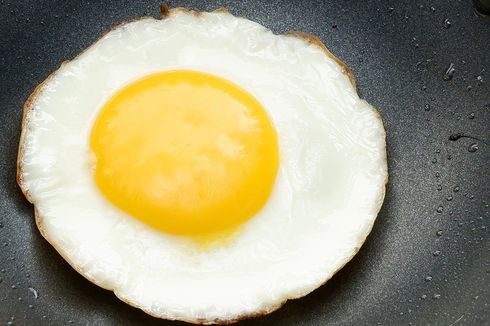 Mengapa Telur Mengeras Saat Dipanaskan tapi Tidak Saat Didinginkan?