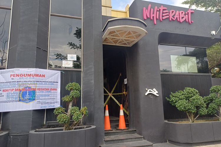 Satpol PP Segel Klub Malam White Rabit di PIK Jakut Terkait Peredaran Narkoba