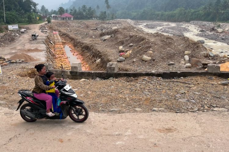10 Bulan Pascabanjir Bandang, Batu Busuk Padang Mulai Bangkit, Warga Kembali Buka Warung