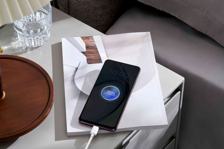 Oppo A5i disokong oleh baterai berkapasitas 5.100 mAh. Oppo mengeklaim bahwa baterai ini mampu mempertahankan 80 persen kapasitasnya hingga empat tahun pemakaian.