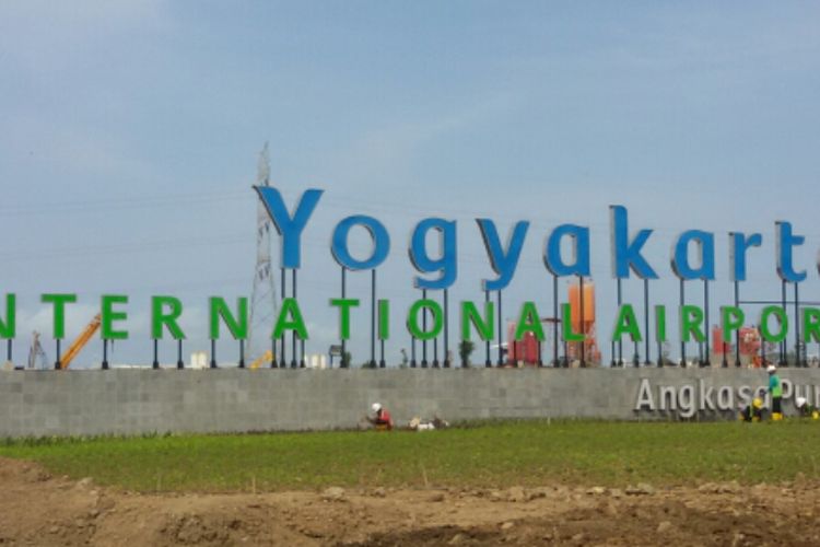 Pintu masuk bandara Yogyakarta International Airport (YIA) di Kecamatan Temon, Kabupaten Kulon Progo, Daerah Istimewa Yogyakarta.