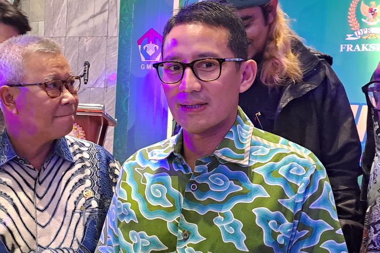 Menparekraf sekaligus Ketua Bappilu PPP Sandiaga Uno saat ditemui di Gedung DPR, Senayan, Jakarta, Senin (2/10/2023). 