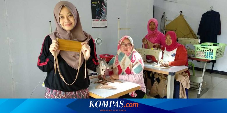  Usaha  Intan Cegah Corona Jahit Masker  Kain  dan Dibagikan 