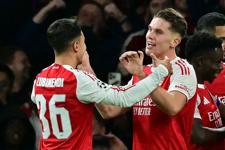 Penyerang Arsenal, Viktor Gyokeres, merayakan gol dalam pertandingan Liga Champions Arsenal vs Atletico Madrid di Stadion Emirates pada Selasa (21/10/2025) atau Rabu dini hari WIB.
