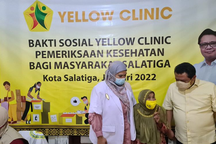 Partai Golongan Karya (Golkar) menggelar aksi bakti sosial (baksos) dan pengobatan gratis bagi masyarakat Salatiga, Jawa Tengah (Jateng), Kamis (27/1/2024).