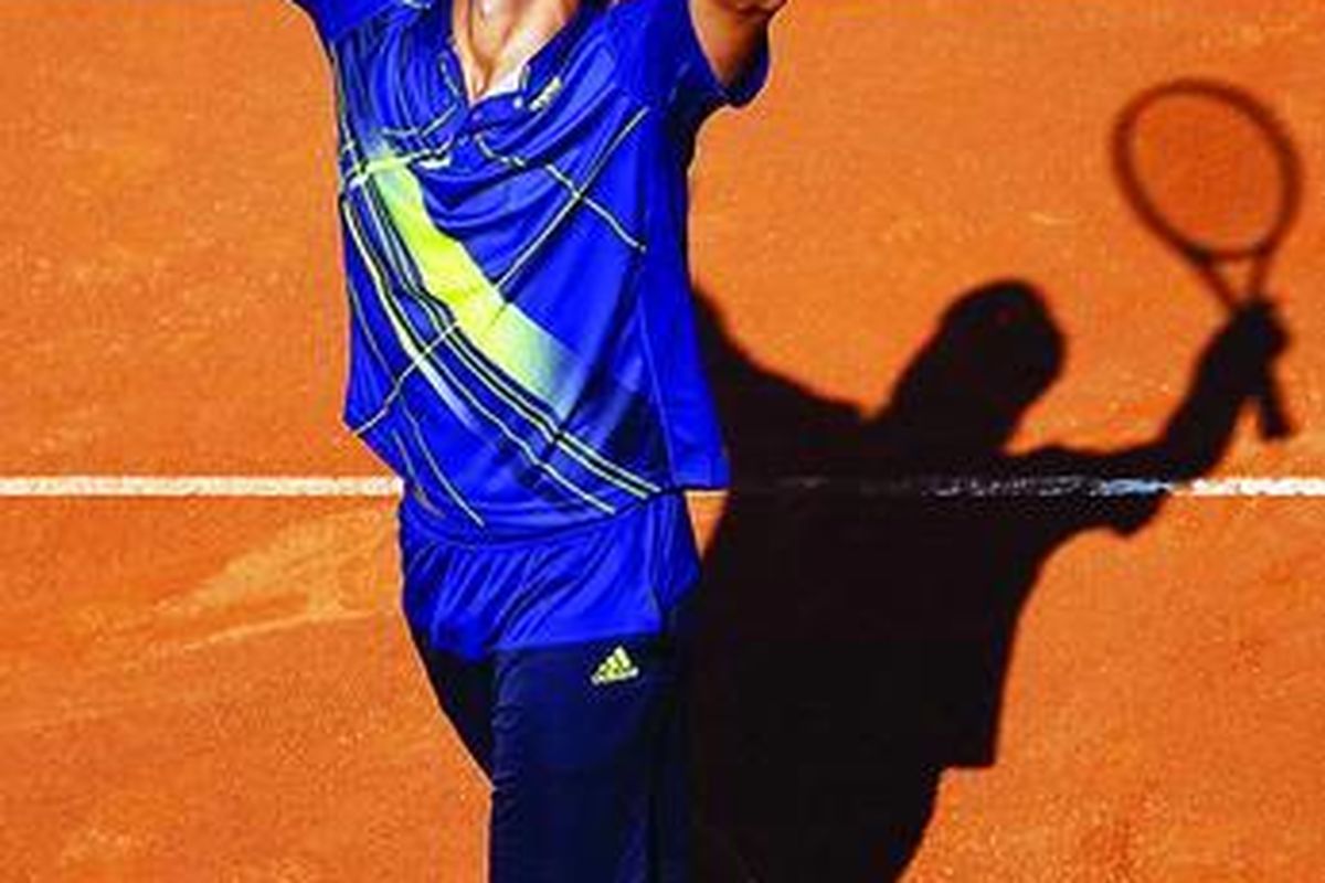 Fernando Verdasco bergembira setelah mengalahkan Novak Djokovic dalam perempat final ATP Roma Masters di Roma, Italia, Jumat (30/4). Verdasco menang 7-6 (4), 3-6, 6-4.