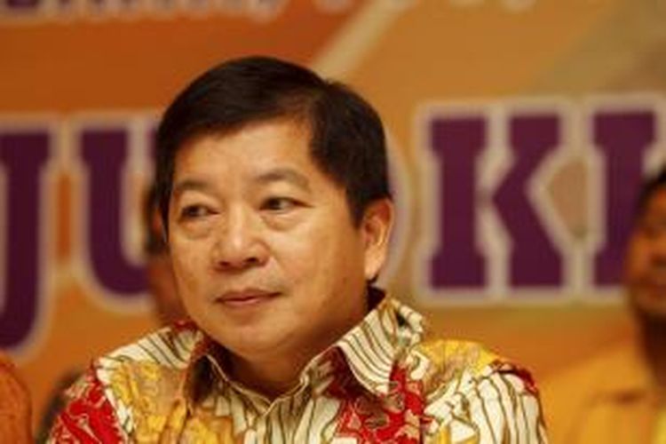 Wakil Ketua Umum Partai Persatuan Pembangunan Suharso Monoarfa hadir dalam acara deklarasi pasangan Calon Gubernur dan Wakil Gubernur dari Partai Golkar di Hotel Sultan, Senayan, Jakarta, Kamis (8/3/2012). Partai Golkar yang berkoalisi dengan PPP dan PDS mengusung pasangan Alex Noerdin dan Nono Sampono untuk maju dalam pilkada DKI Jakarta pada bulan Juli 2012.