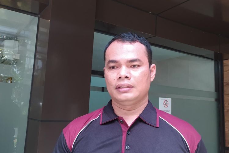 Anggota Brimob Batalyon B Pelopor Satuan Brimob Polda Riau, Bripka Andry Darma Irawan di Lobi Yanduan Propam Mabes Polri, Jakarta, Senin (19/6/2023).