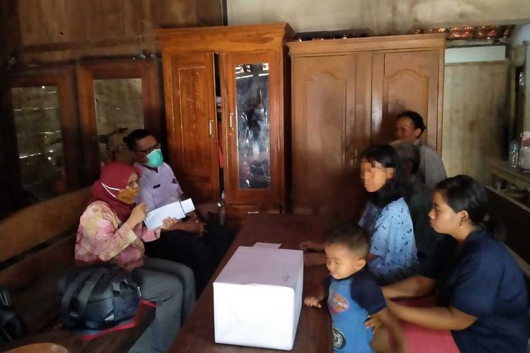 Pemkab Blora datangi rumah penyandang disabilitas yang menjadi korban rudapaksa di Kecamatan Jepon, Kabupaten Blora, Jawa Tengah, beberapa waktu lalu.