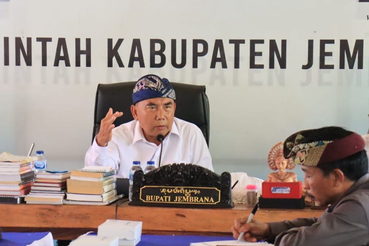 Bupati Jembrana I Nengah Tamba merilis Surat Edaran (SE) Nomor 683 Tahun 2023 tentang Pementasan Tari Joged Bumbung di Rumah Jabatan Bupati Jembrana, Kamis (23/11/2023).
