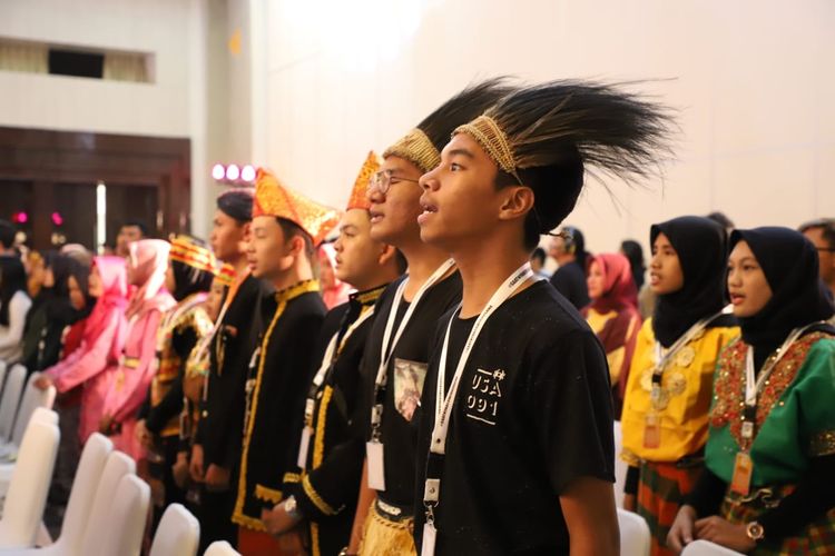 Festival Inovasi dan Kewirausahaan Siswa Indonesia (FIKSI) 2019 telah resmi ditutup pada Minggu 6 Oktober 2019 di Bandung Jawa Barat. 