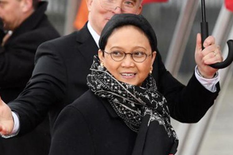 Menteri Luar Negeri Retno Marsudi saat tiba di the World Conference Center di Kota Bonn, Jerman, yang menjadi tempat pelaksanaan pertemuan Menlu G20.  