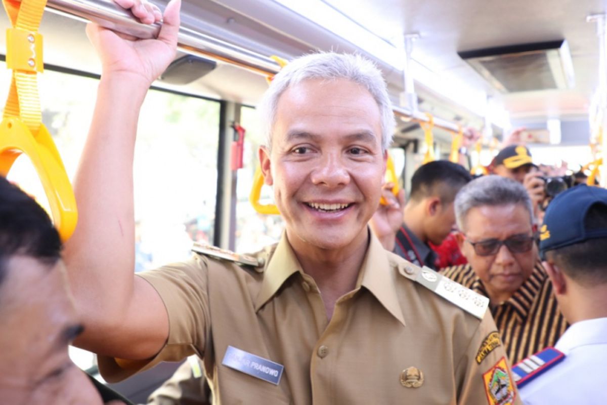 Gubernur Jawa Tengah Ganjar Pranowo pada peluncuran BRT Trans Jateng Purwokerto-Purbalingga.