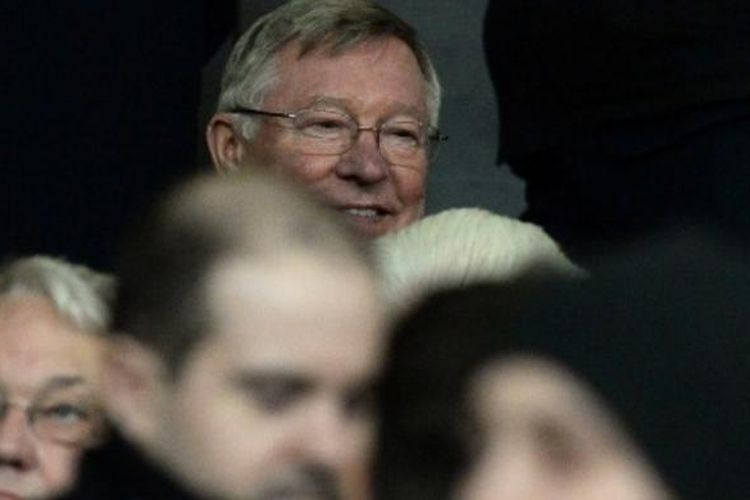 Sir Alex Ferguson menyaksikan laga Manchester United melawan Tottenham Hotspur pada 1 Januari 2014. 