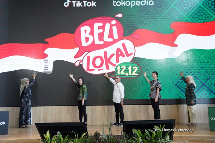Menteri Perdagangan, Zulkifli Hasan meluncurkan Kampanye Beli Lokal 12.12 Tokopedia dan TikTok dalam rangka Hari Belanja Online Nasional (Harbolnas) di Tokopedia Tower, Jakarta, Selasa (12/12/2023).