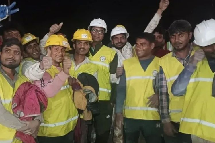 Sebanyak 41 pekerja diselamatkan dari terowongan Silkyara pada Selasa (28/11/2023).