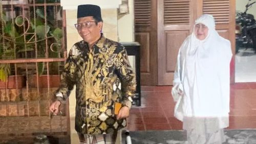 Mahfud Shalat Subuh Berjemaah Sebelum Mencoblos