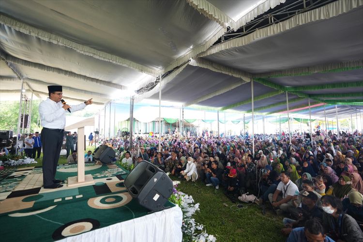 Anies Baswedan berjanji bakal mendorong pembangunan jalan non-tol di Provinsi Lampung. 