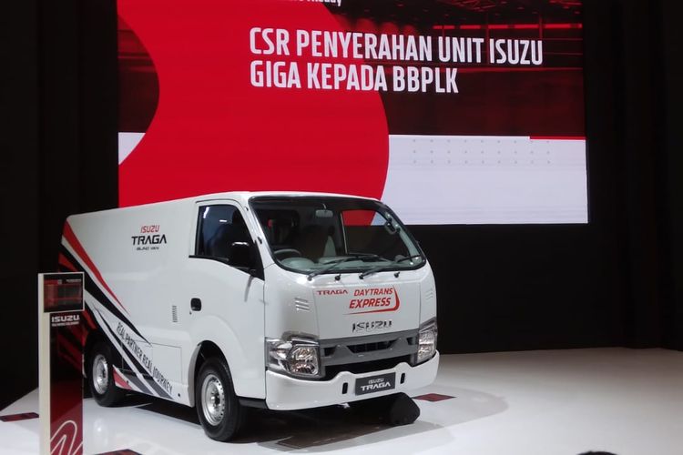 Isuzu menyerahkan satu unit truk Isuzu Giga FVR34 kepada Balai Besar Pengembangan Latihan Kerja (BBPLK) Bandung.
