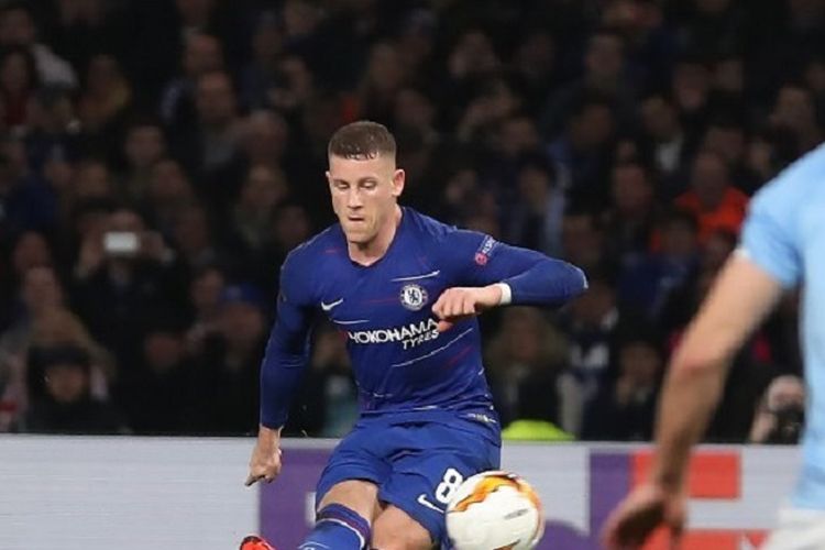 Gelandang Chelsea, Ross Barkley, mencetak gol kedua dari tendangan bebas pada babak 32 besar Liga Europa UEFA antara Chelsea vs Malmo di Stamford Bridge di London pada 21 Februari 2019.