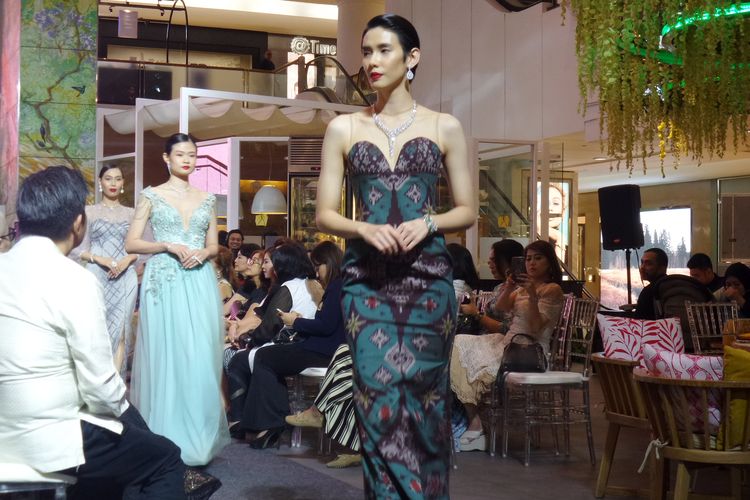 Koleksi kolaborasi Wanda House of Jewels x Ayu Mirah Signature pada gelaran Objects of Desire di Plaza Indonesia.