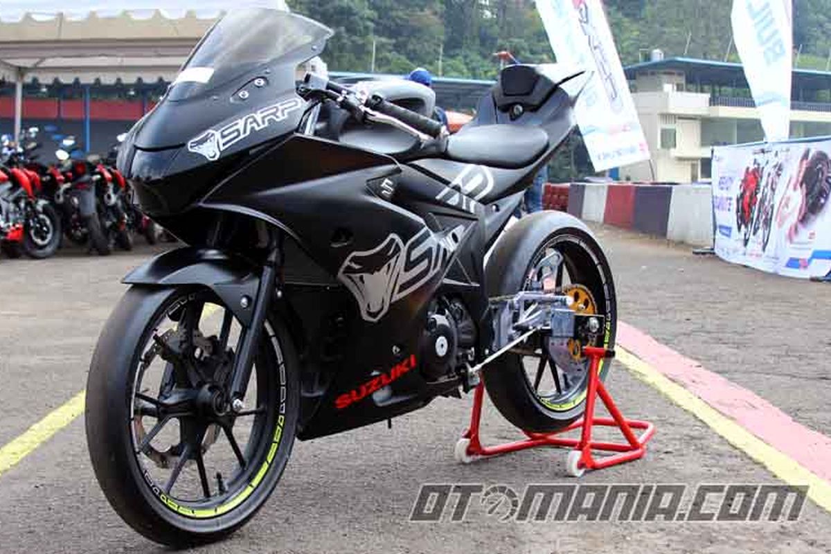 Suzuki GSX-R 150 yang menggunakan produk SARP Cobra Series.