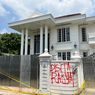 Kondisi Terkini Rumah Uya Kuya, Dipasang Garis Polisi dan Banyak Vandalisme 