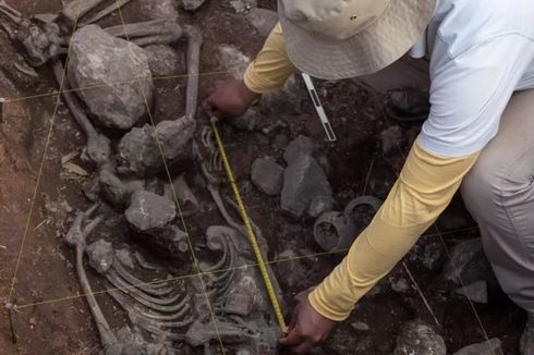 Kuburan Berusia 3.000 Tahun Berisi Kerangka Berposisi Ganjil Ditemukan di Peru