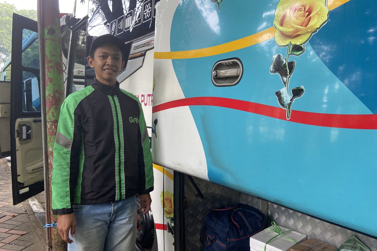 Ojol, Yongki Ari, di Sidoarjo yang ikut program Mudik Gratis Sidoarjo, Jumat (28/3/2025).