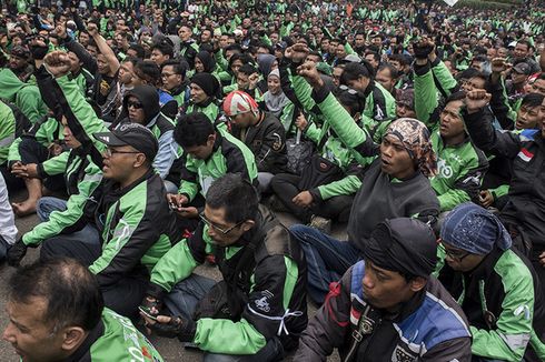 Ribuan Awak Transportasi Online Gelar Aksi Damai di Bandung