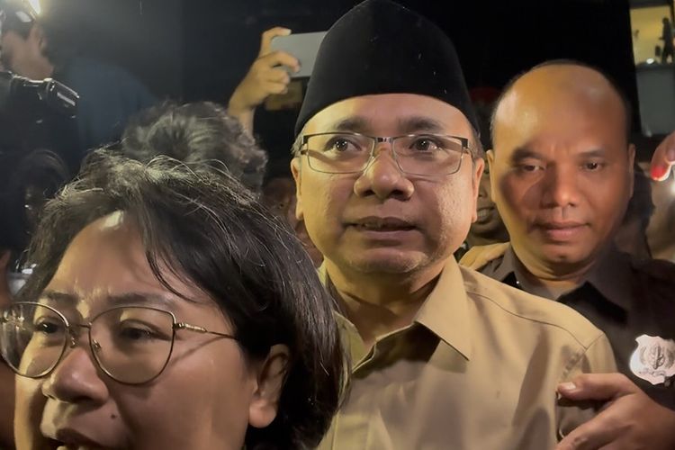 Mantan Menteri Agama Yaqut Cholil Qoumas telah rampung menjalani pemeriksaan sebagai saksi terkait kasus dugaan korupsi kuota haji 2024 di Gedung Merah Putih, Komisi Pemberantasan Korupsi (KPK), Jakarta, Selasa (16/12/2025).