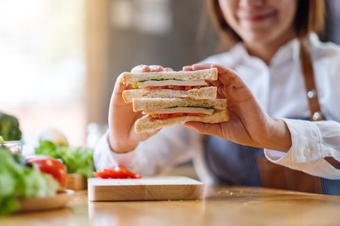 Resep Sandwich Alpukat Panggang Teflon, Tambah Keju Leleh Makin Enak
