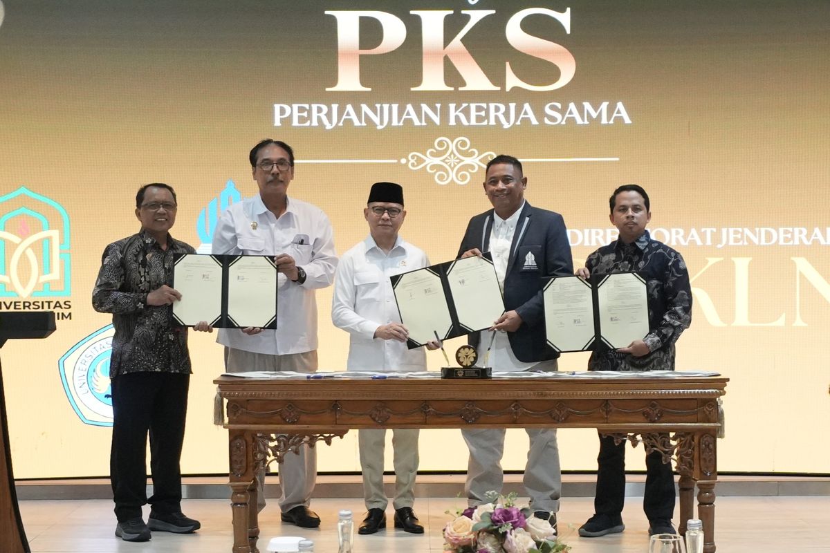 Penandatanganan MoU dan PKS antara KP2MI dengan mitra strategis di Kantor KP2MI, Jakarta Selatan, pada Kamis (16/4/2026)