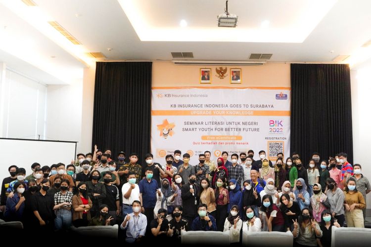 Mahasiswa Universitas Widya Kartika Surabaya ditanami literasi keuangan sejak dini dari KB Insurance Indonesia.