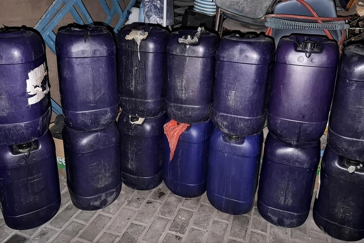 Keliling SPBU Tengah Malam, Penimbun BBM Bersubsidi di Sidoarjo Ditangkap