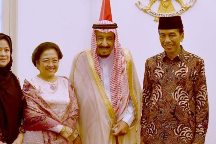 Raja Arab Saudi Salman bin Abdulaziz Al-Saud bertemu Presiden kelima RI Megawati Soekarnoputri dan Menteri Pembangunan Manusia dan Kebudayaan Puan Maharani di Istana Merdeka didampingi oleh Presiden Joko Widodo, Kamis (2/3/2017).