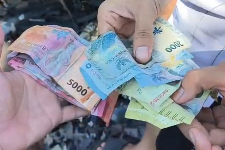 Rumah Ludes Terbakar karena Obat Nyamuk, Uang Rp 270.000 Milik Nenek Terselamatkan