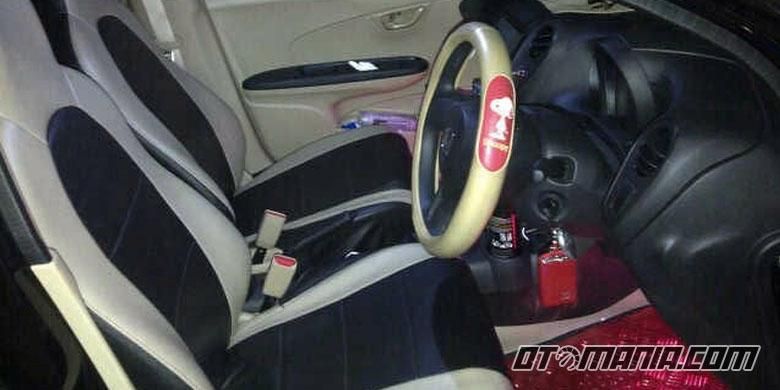 Contoh modifikasi interior yang diterapkan pada mobil murah.