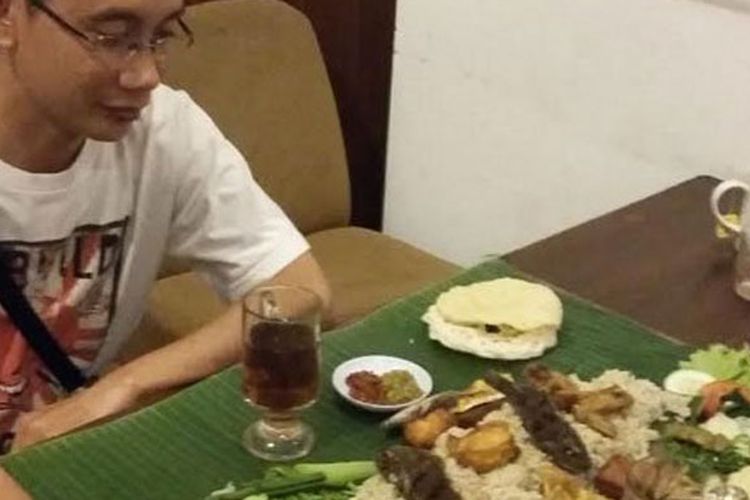 Nasi bancakan Warung Rindu di Kota Malang, Jawa Timur. 